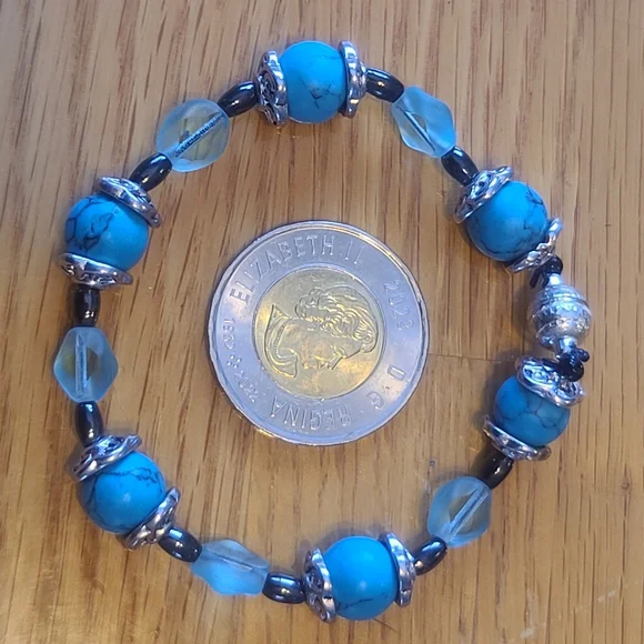 🐰Handcrafted Bracelet - Picture 2 of 5